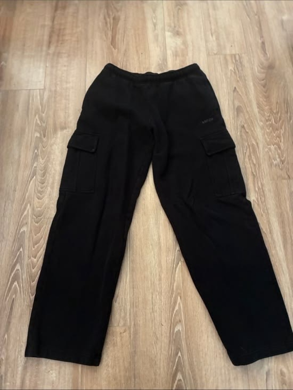 Aritzia Cargo sweatpants